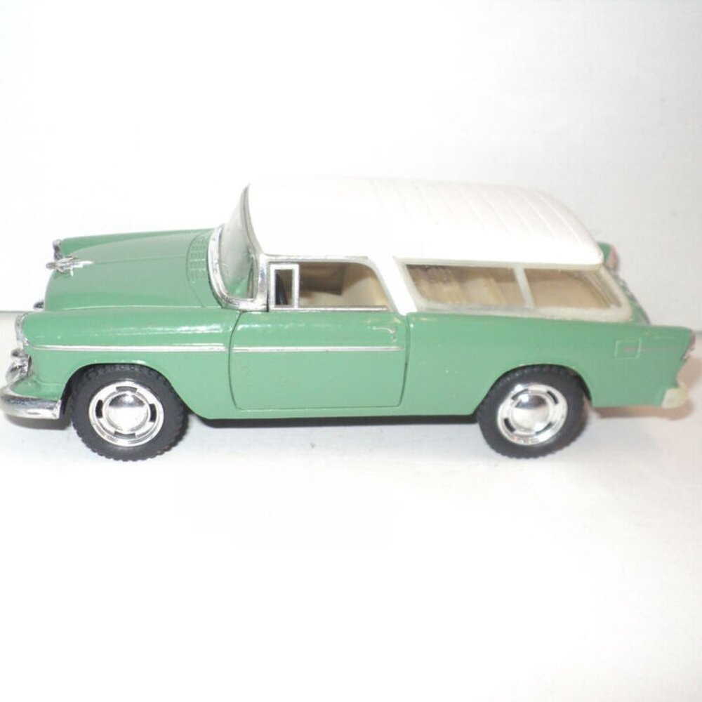 1955 Chevy Belair Nomad Car Kinsmart Green 1/40 Scale Pull-Back Doors Open #5331